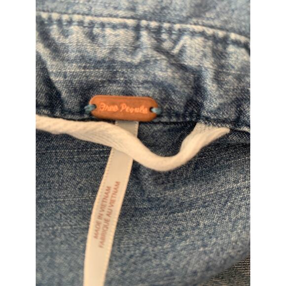 Free People Vintage Denim Button Front Boho Pockets Yoke Pintucks Long Sleeve XS - Picture 7 of 8